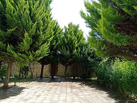 Satılır 7 otaqlı həyət evi 232 m²