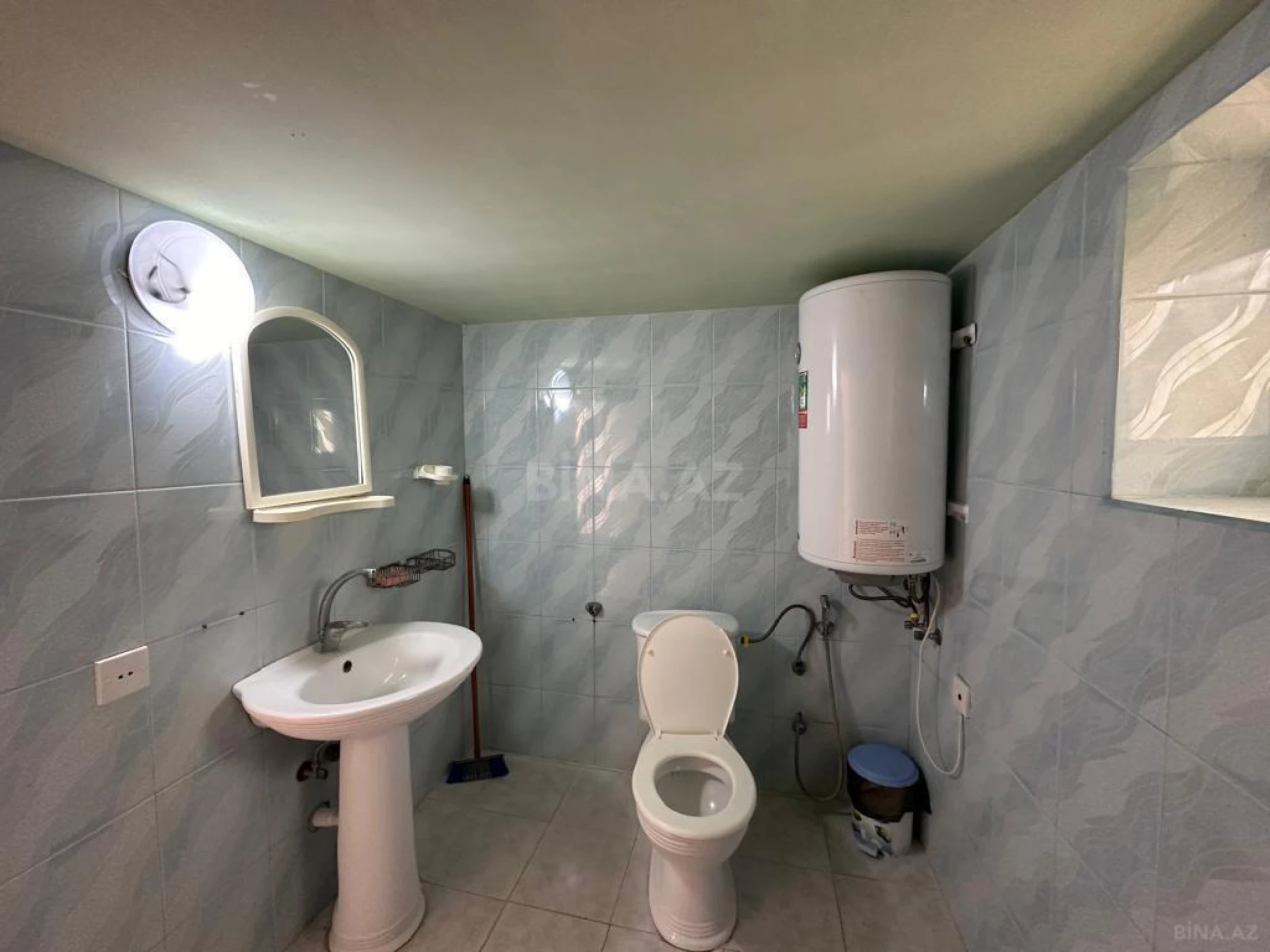 Satılır 7 otaqlı həyət evi 232 m²