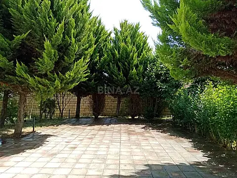 Satılır 7 otaqlı həyət evi 232 m²