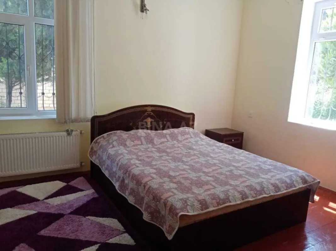 Satılır 7 otaqlı həyət evi 232 m²