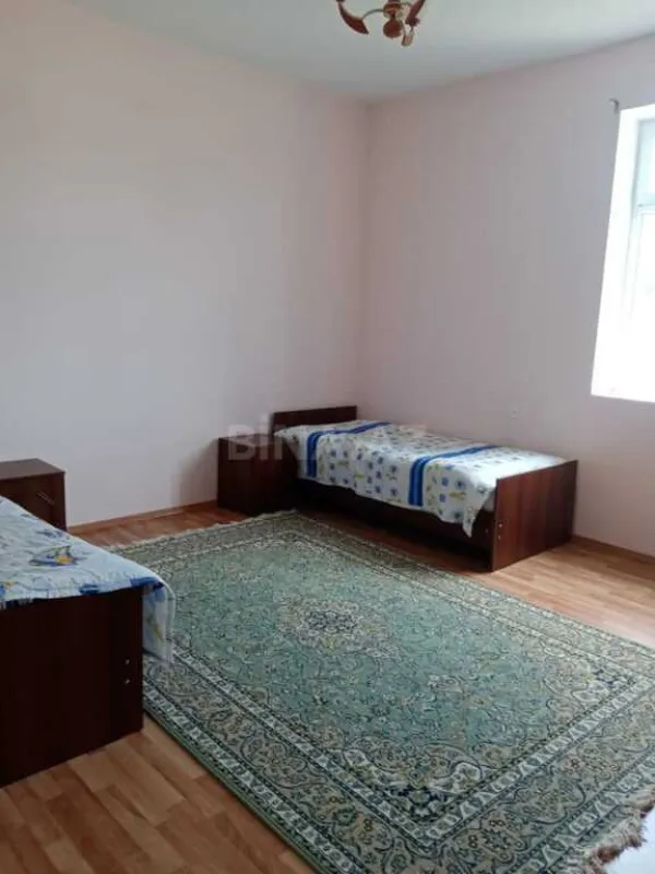 Satılır 7 otaqlı həyət evi 232 m²