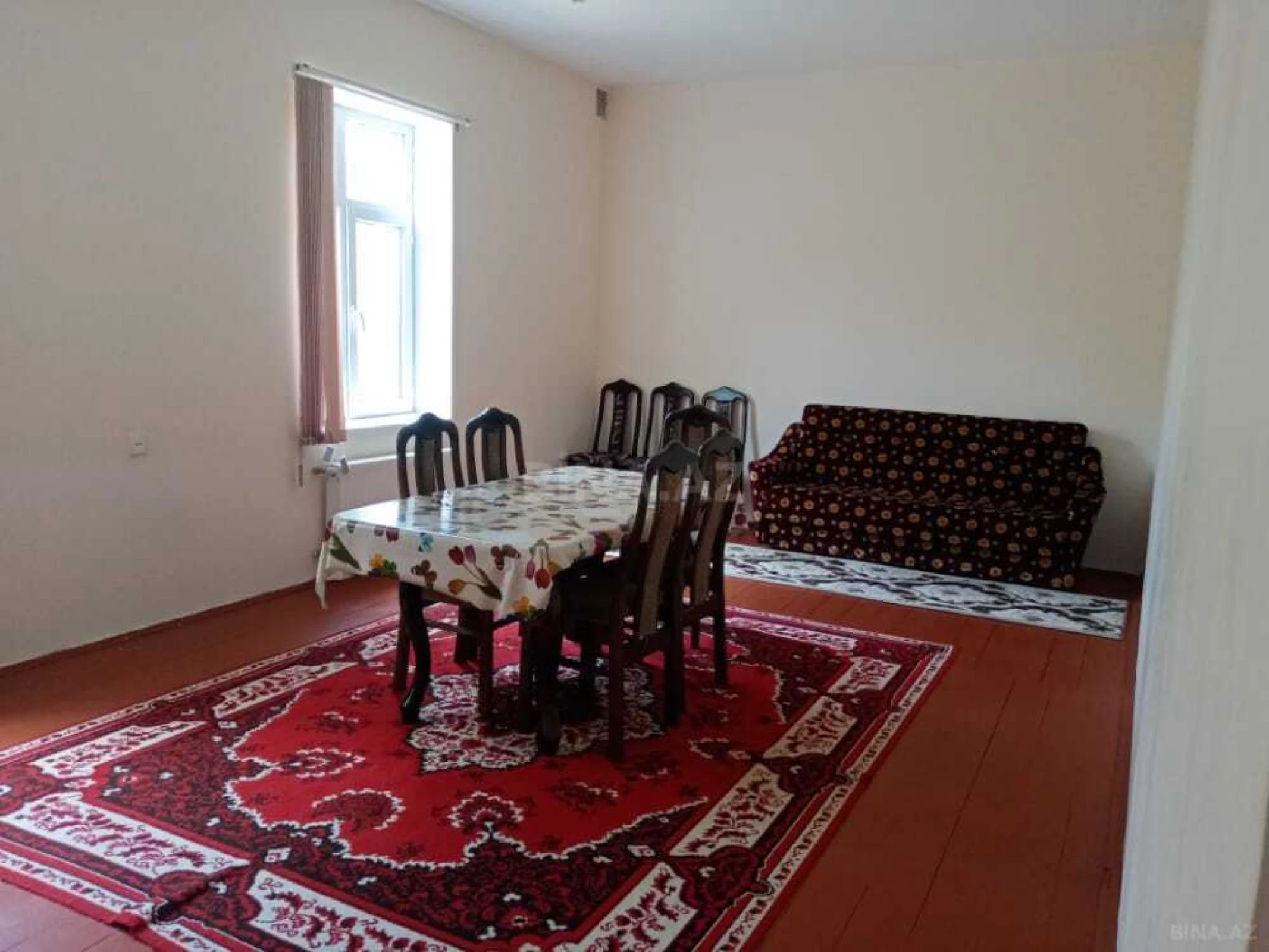 Satılır 7 otaqlı həyət evi 232 m²