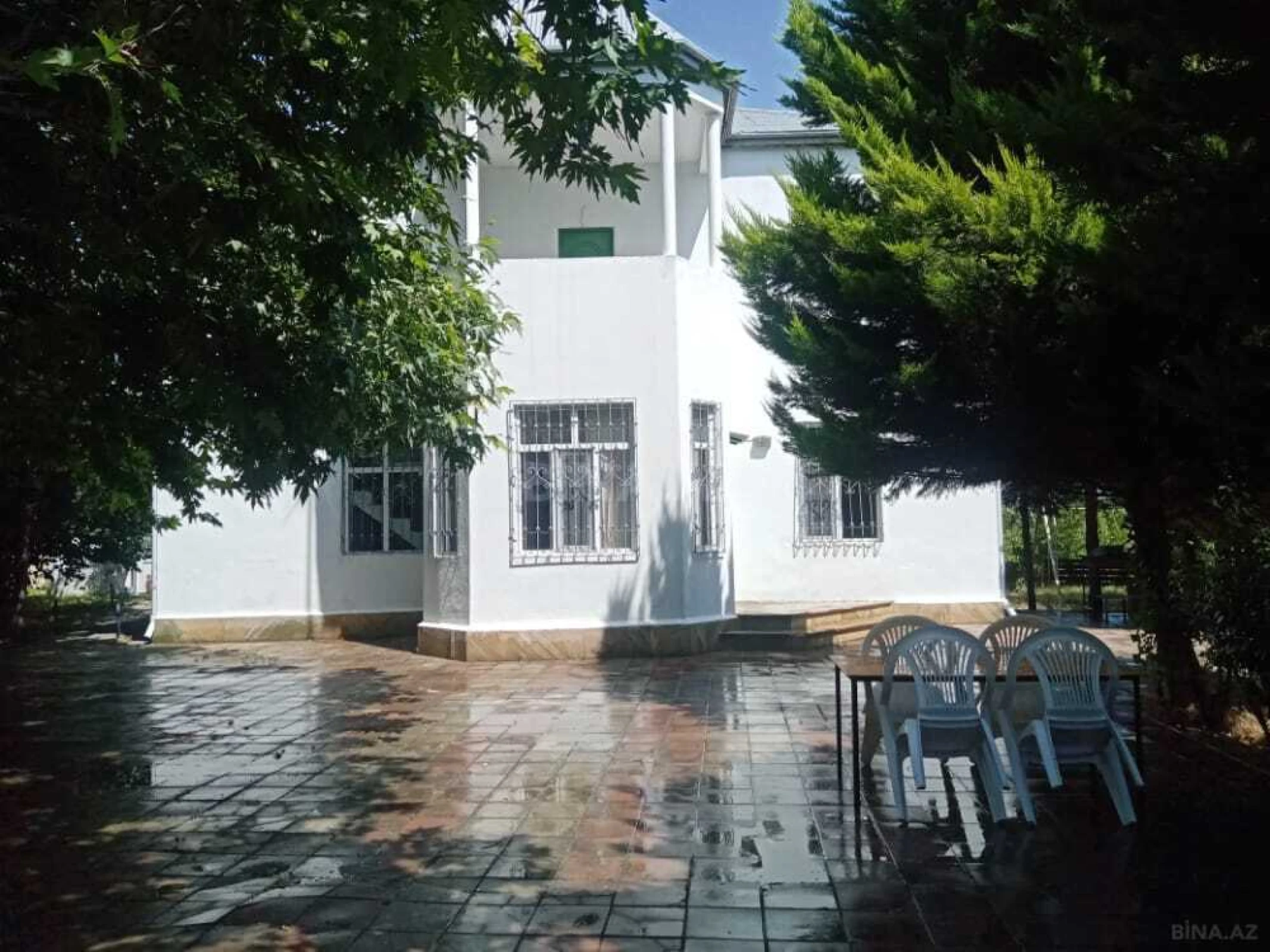 Satılır 7 otaqlı həyət evi 232 m²