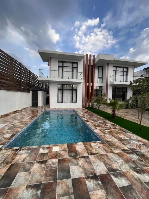 Kirayə verilir 6 otaqlı həyət evi 280 m²