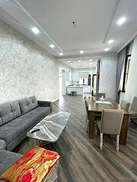 Satılır 5 otaqlı həyət evi 280 m²
