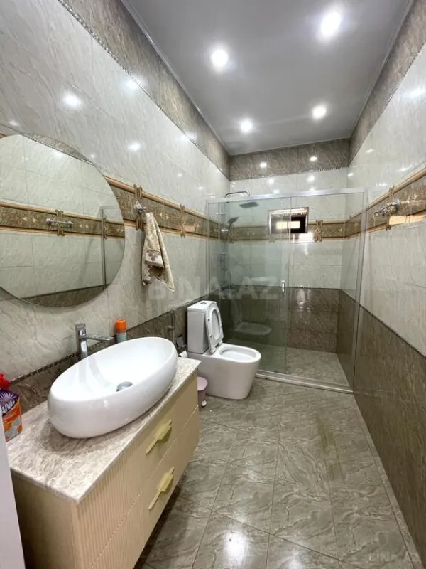 Satılır 5 otaqlı həyət evi 280 m²