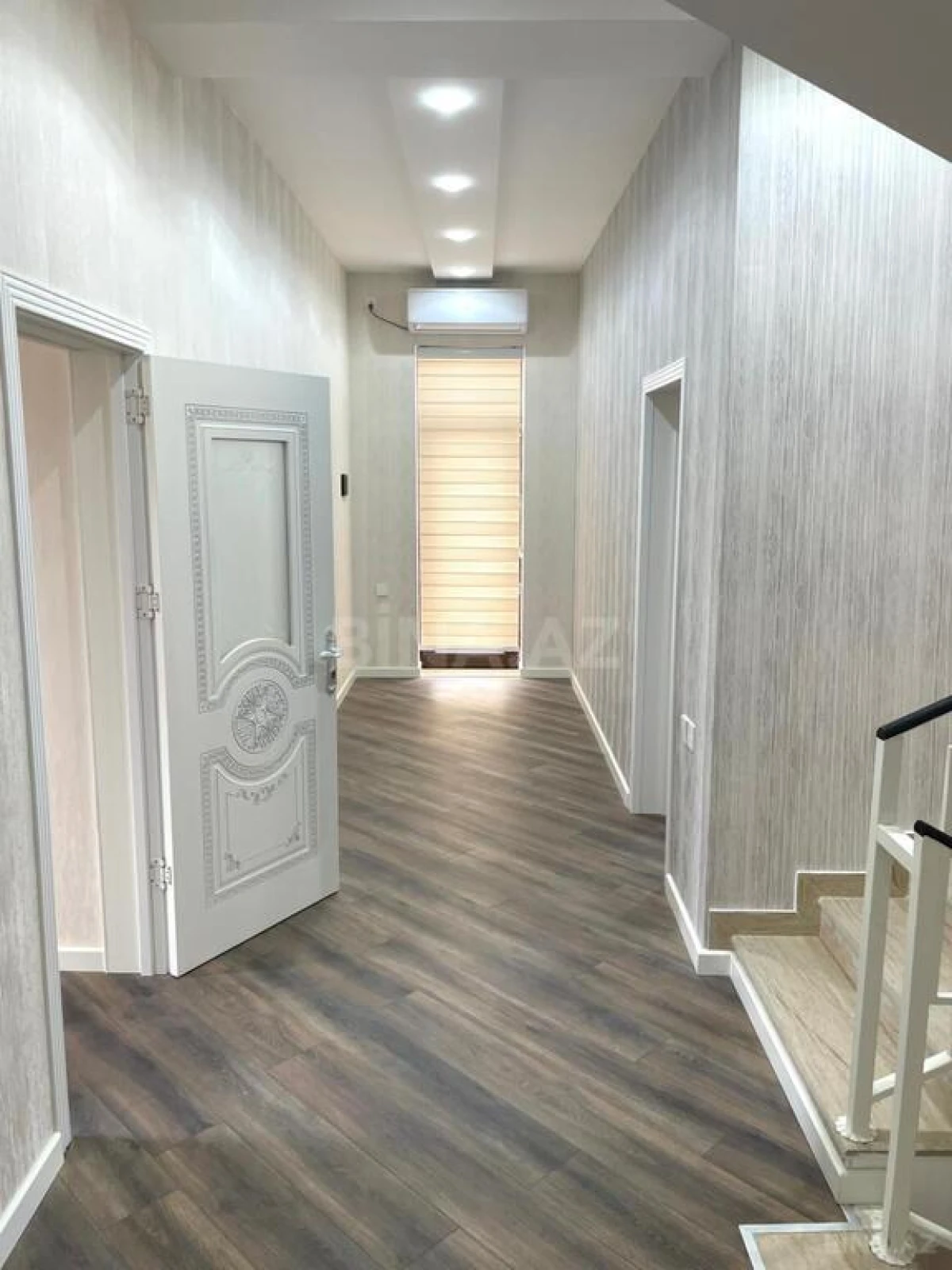 Satılır 5 otaqlı həyət evi 280 m²