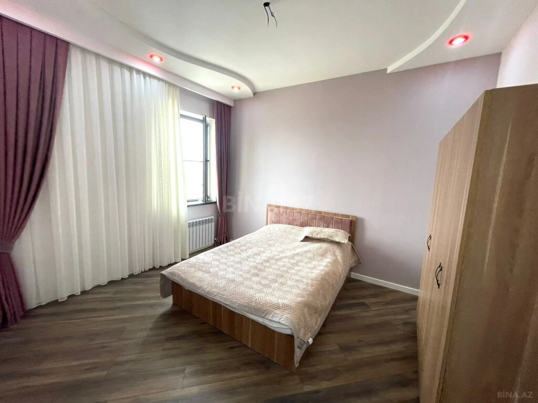 Satılır 5 otaqlı həyət evi 280 m²