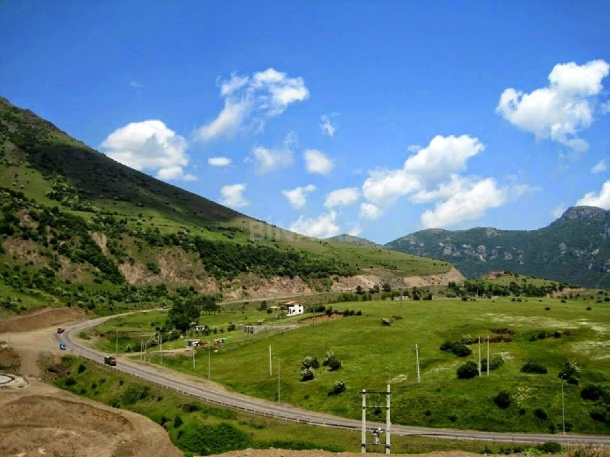 Satılır torpaq sahəsi 200 m²