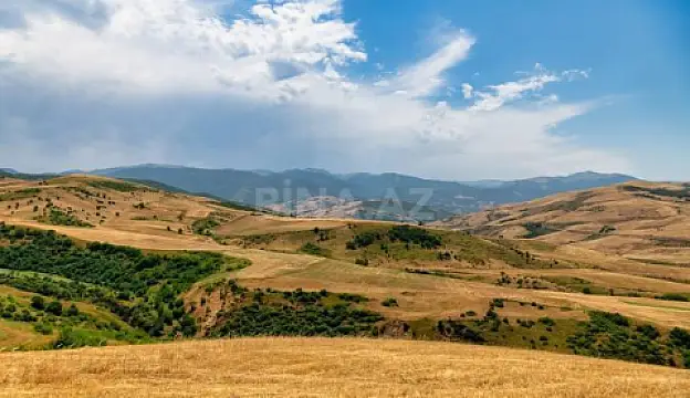 Satılır torpaq sahəsi 200 m²