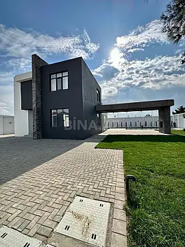 Satılır 5 otaqlı həyət evi 300 m²
