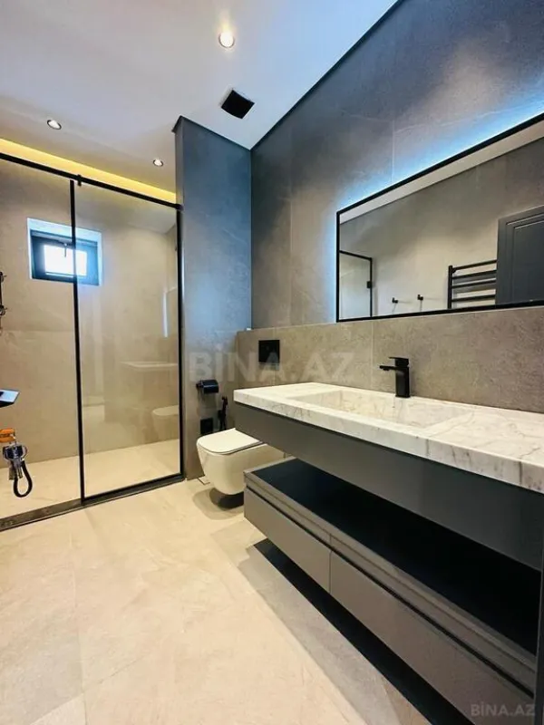 Satılır 5 otaqlı həyət evi 300 m²