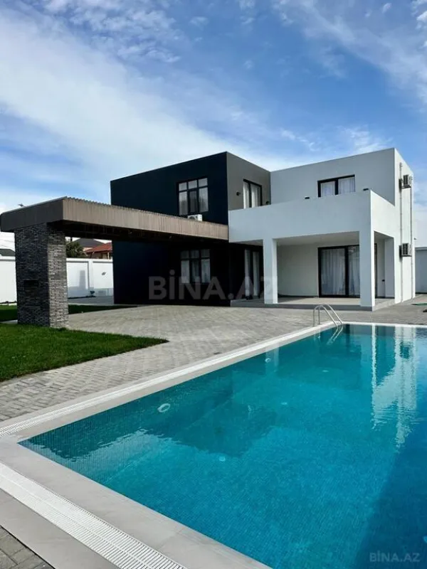 Satılır 5 otaqlı həyət evi 300 m²