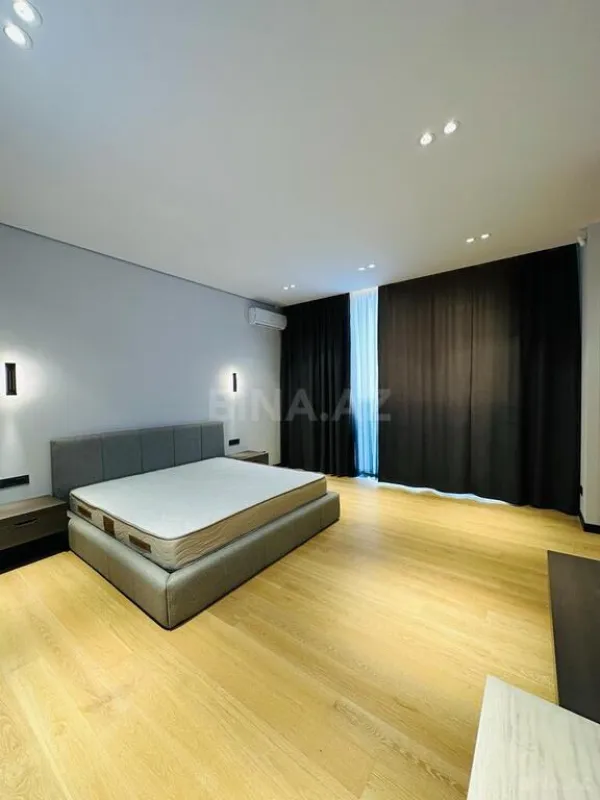 Satılır 5 otaqlı həyət evi 300 m²