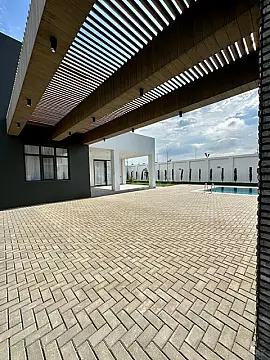 Satılır 5 otaqlı həyət evi 300 m²