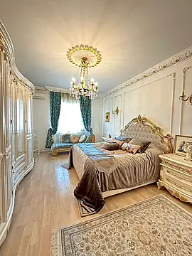 Satılır 3 otaqlı mənzil 168 m²