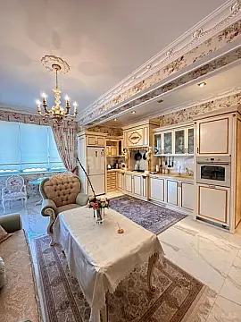 Satılır 3 otaqlı mənzil 168 m²