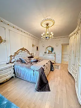 Satılır 3 otaqlı mənzil 168 m²