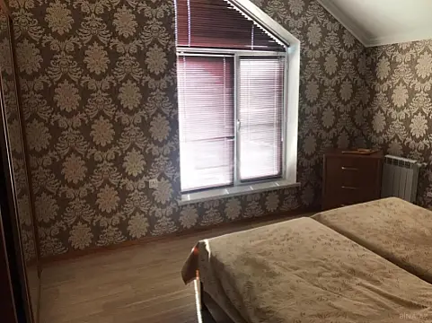 Satılır 9 otaqlı həyət evi 330 m²