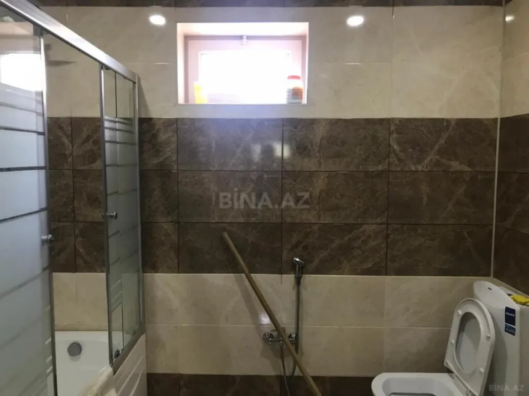 Satılır 9 otaqlı həyət evi 330 m²