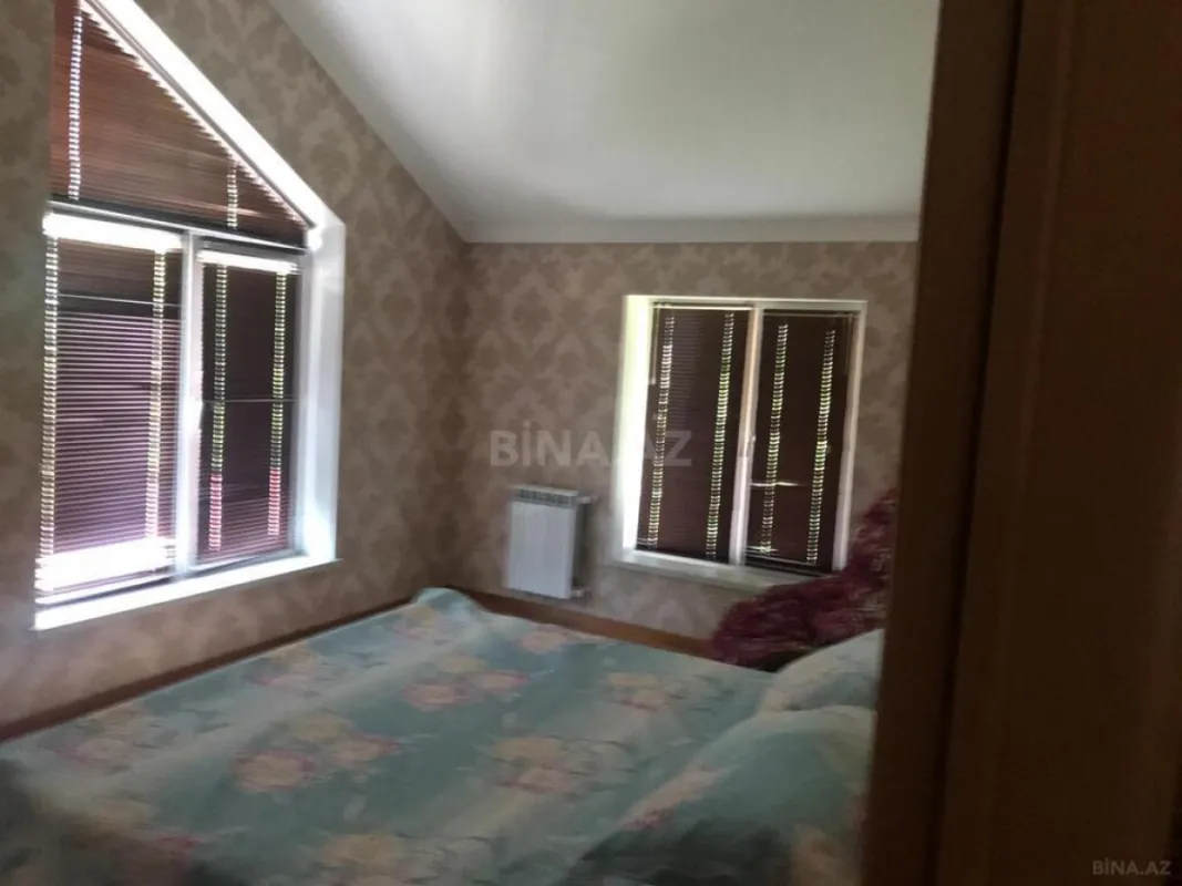 Satılır 9 otaqlı həyət evi 330 m²