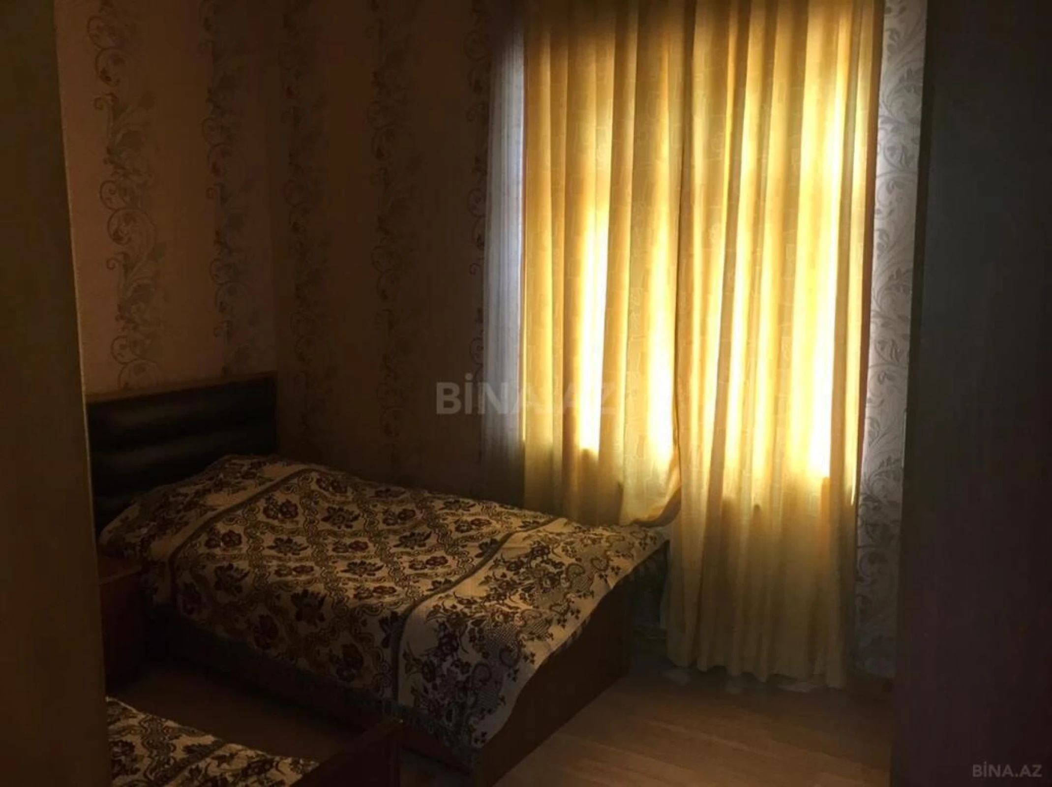 Satılır 9 otaqlı həyət evi 330 m²