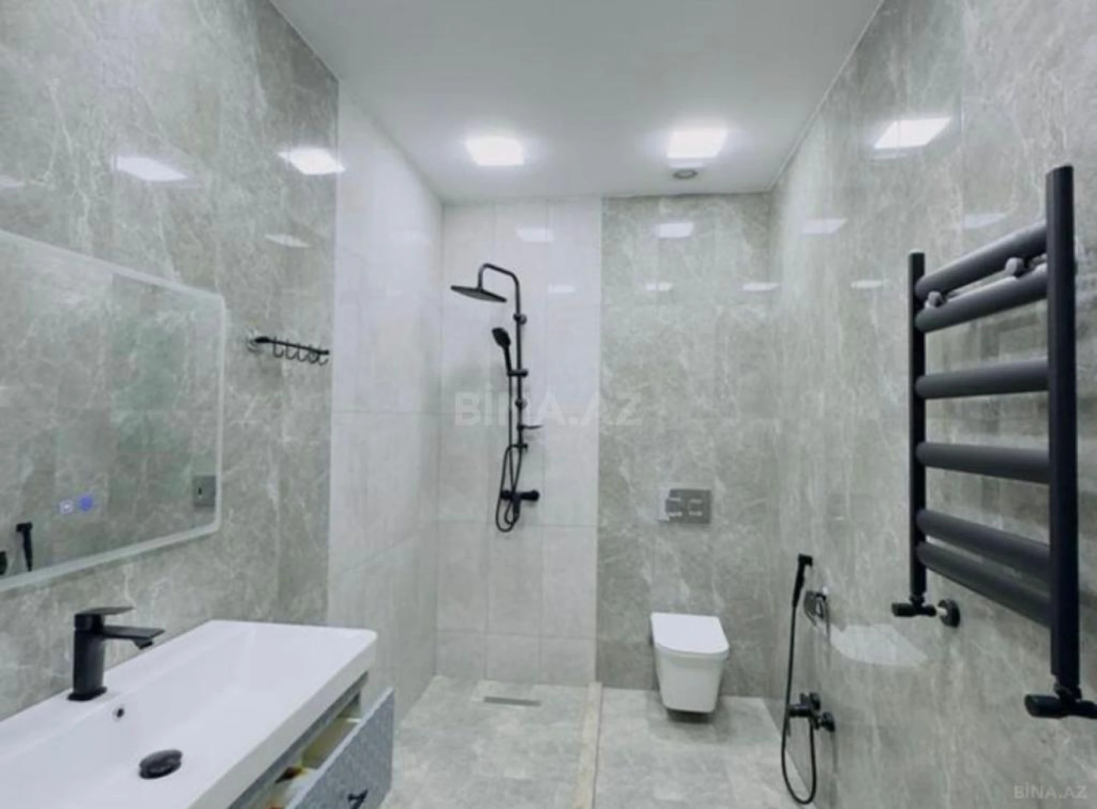 Kirayə verilir 7 otaqlı həyət evi 320 m²