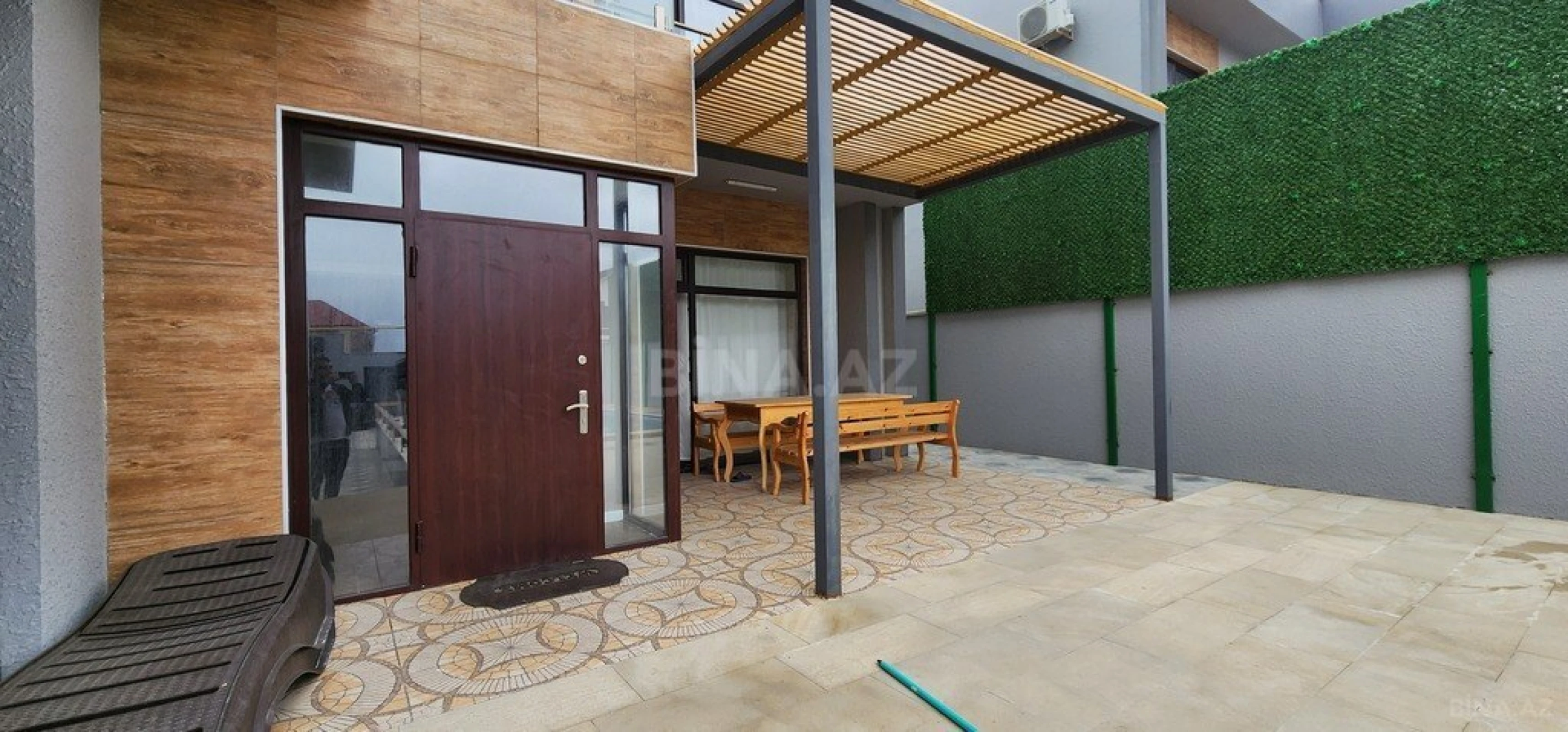 Kirayə verilir 8 otaqlı həyət evi 320 m²