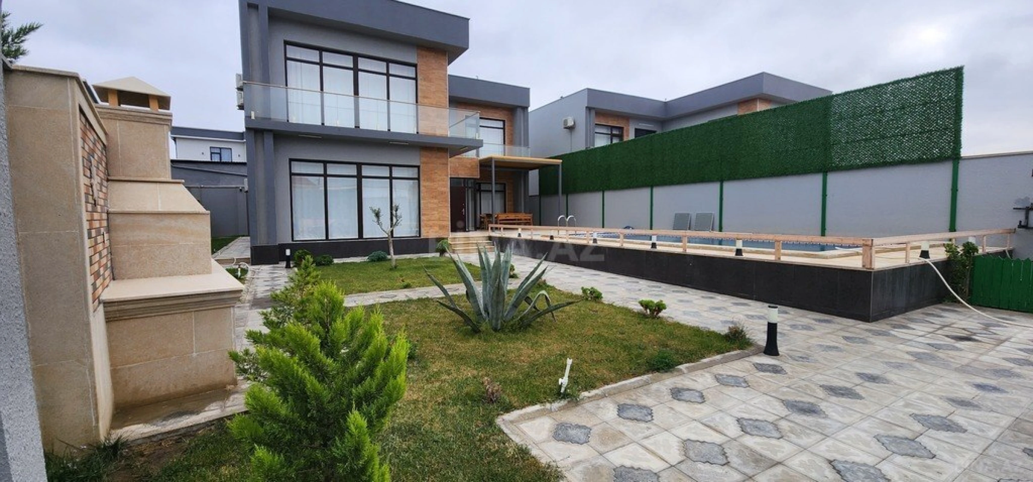 Kirayə verilir 8 otaqlı həyət evi 320 m²