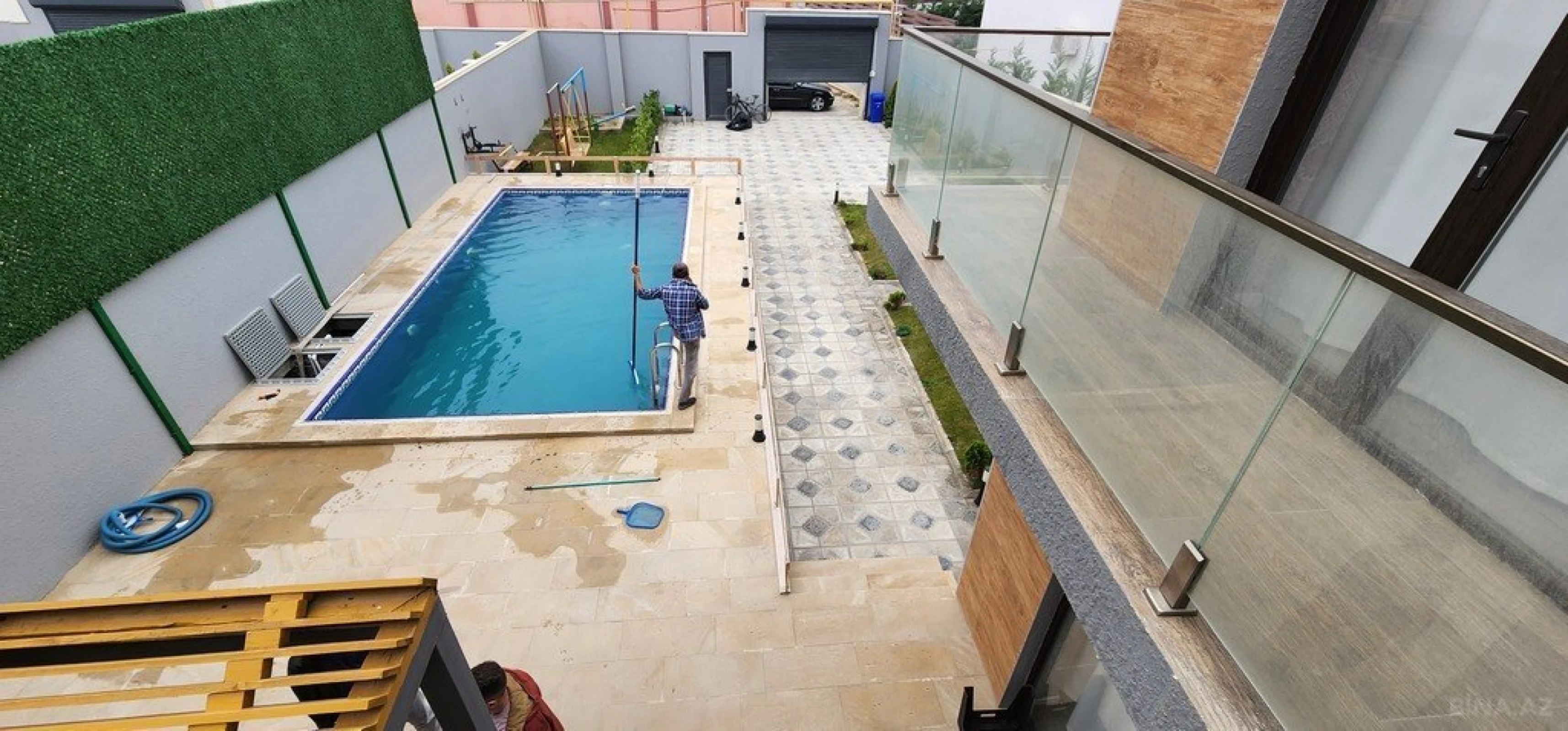 Kirayə verilir 8 otaqlı həyət evi 320 m²