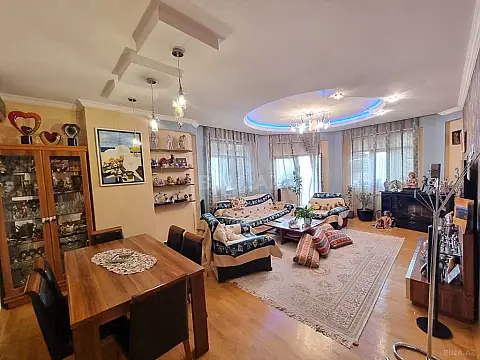 Satılır 3 otaqlı mənzil 145 m² — Bakı, Nizami 3 otaq 145.00 m²