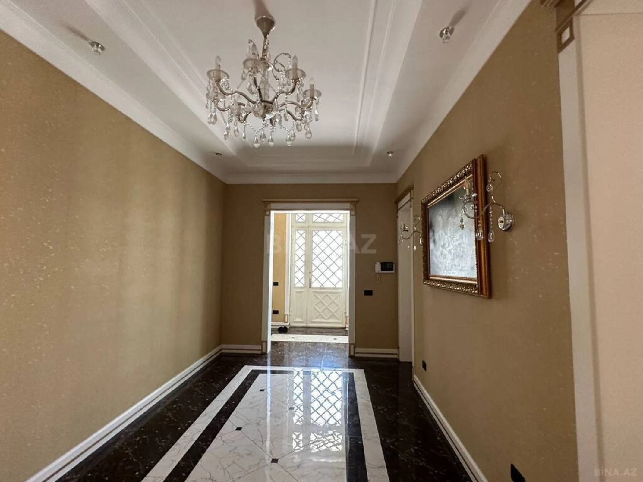 Kirayə verilir 6 otaqlı həyət evi 500 m²