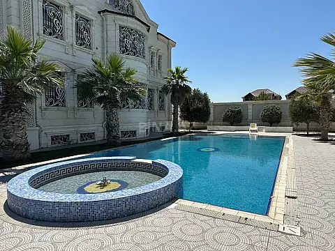 Kirayə verilir 6 otaqlı həyət evi 500 m²