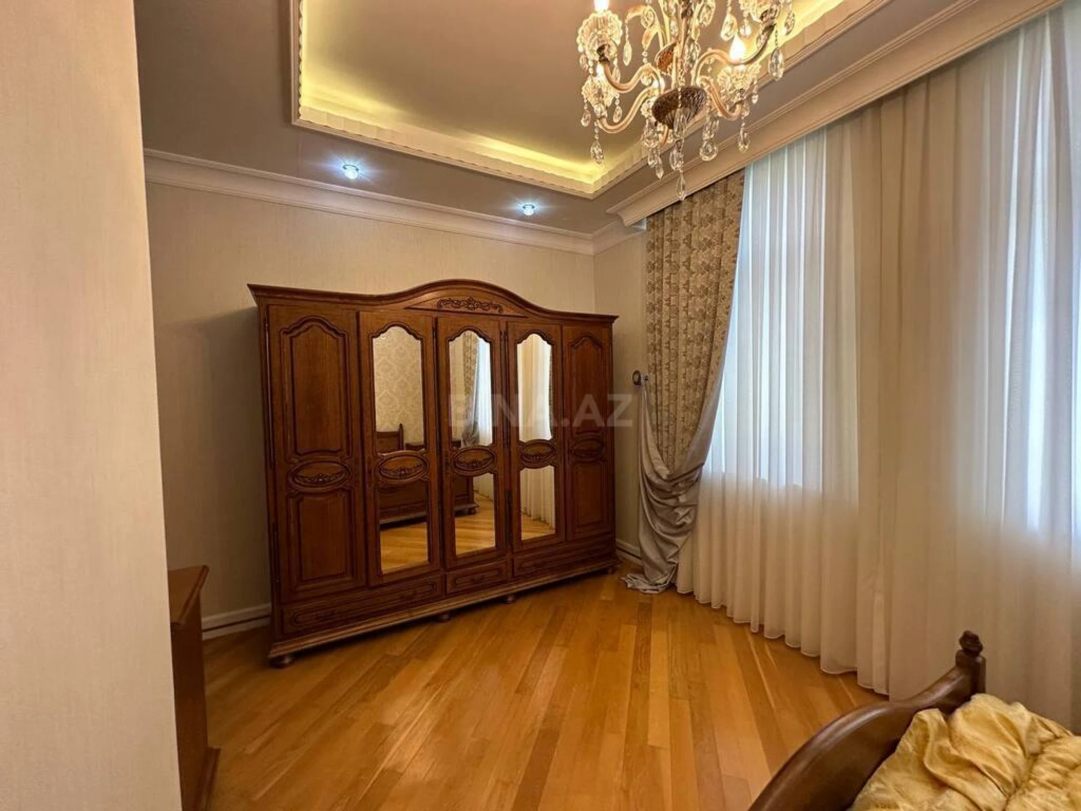 Kirayə verilir 6 otaqlı həyət evi 500 m²