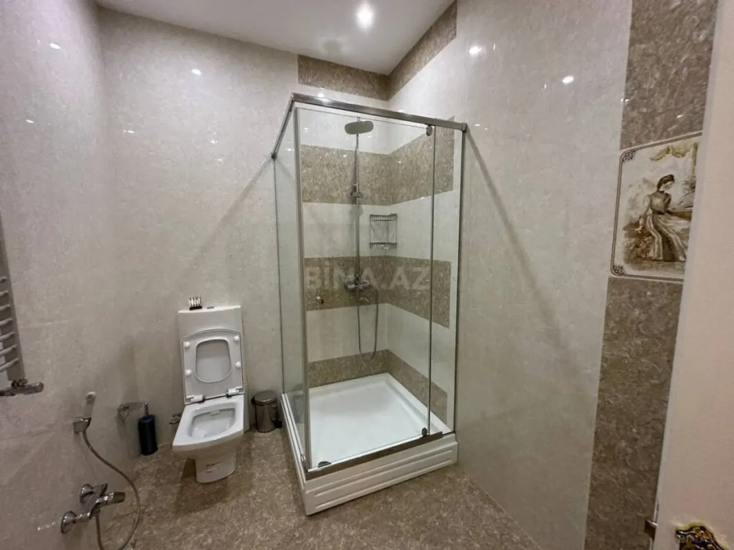 Kirayə verilir 6 otaqlı həyət evi 500 m²