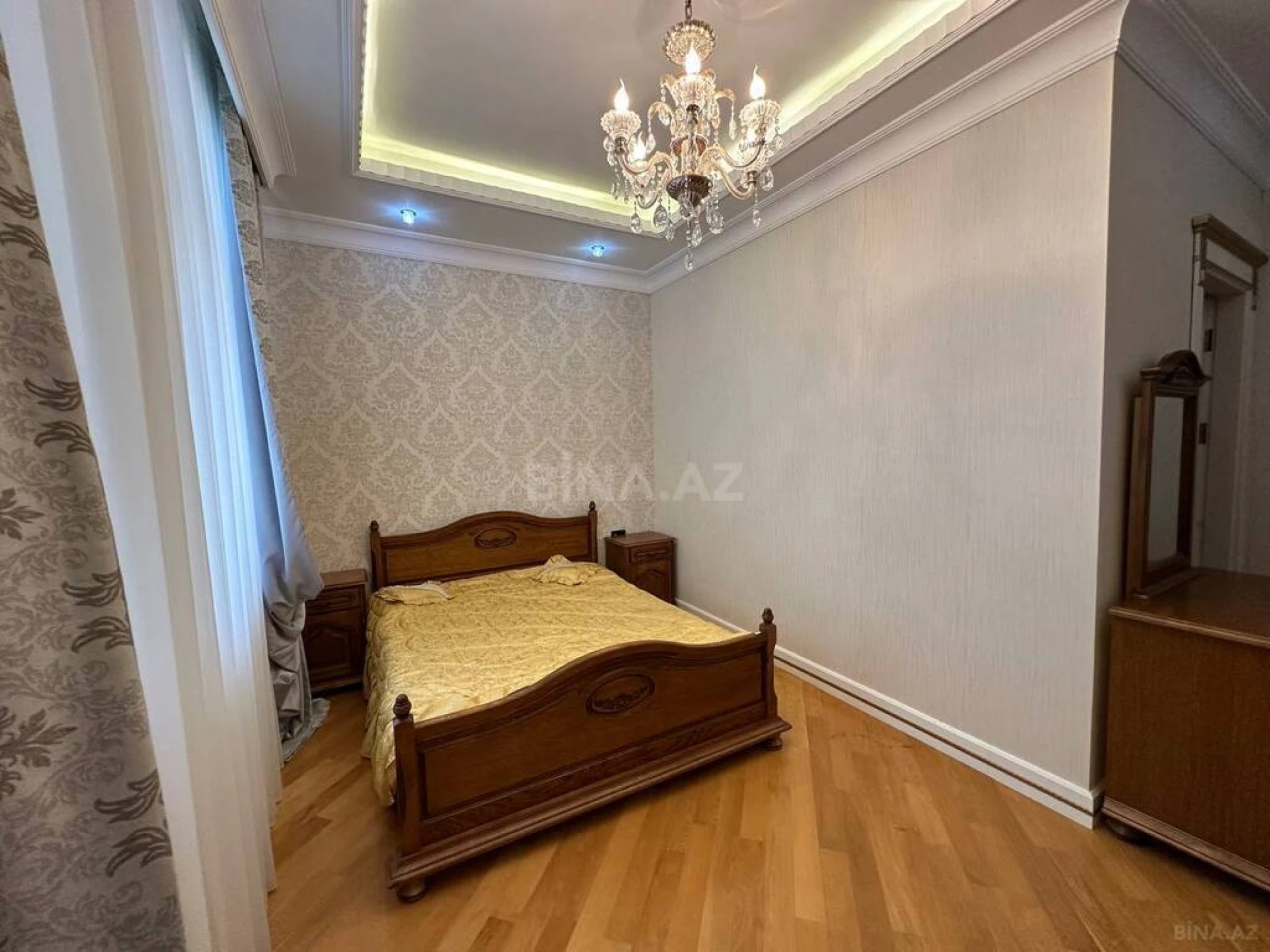 Kirayə verilir 6 otaqlı həyət evi 500 m²