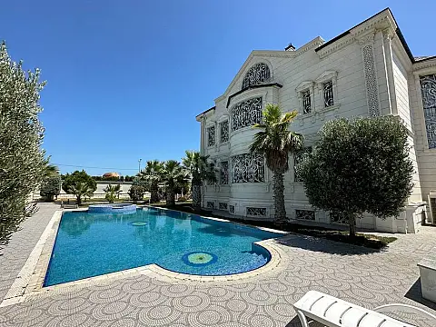 Kirayə verilir 6 otaqlı həyət evi 500 m²