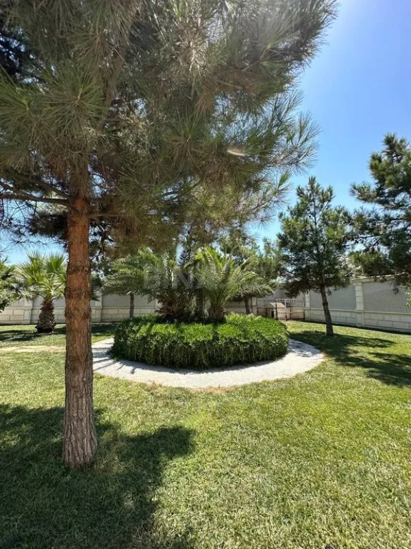 Kirayə verilir 6 otaqlı həyət evi 500 m²