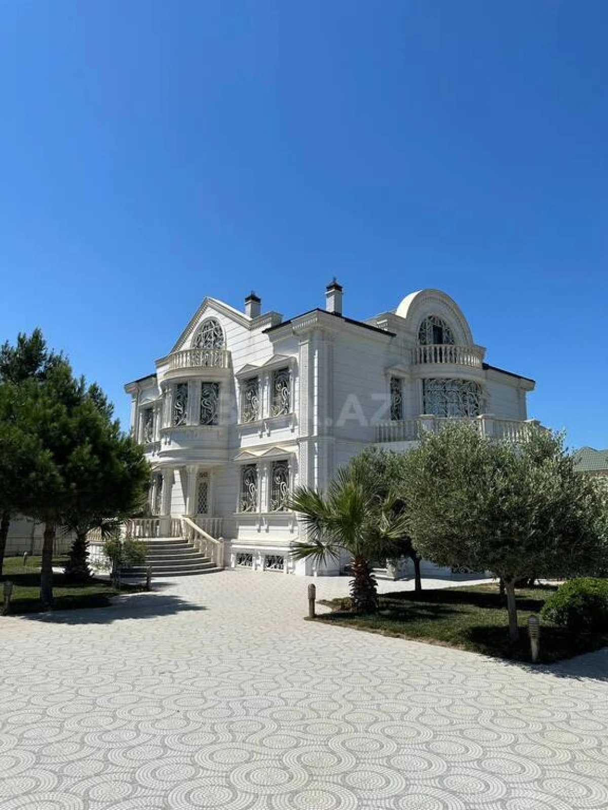 Kirayə verilir 6 otaqlı həyət evi 500 m²