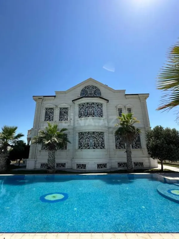 Kirayə verilir 6 otaqlı həyət evi 500 m²