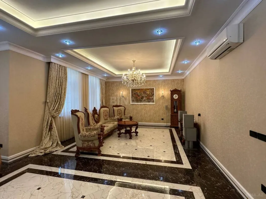 Kirayə verilir 6 otaqlı həyət evi 500 m²