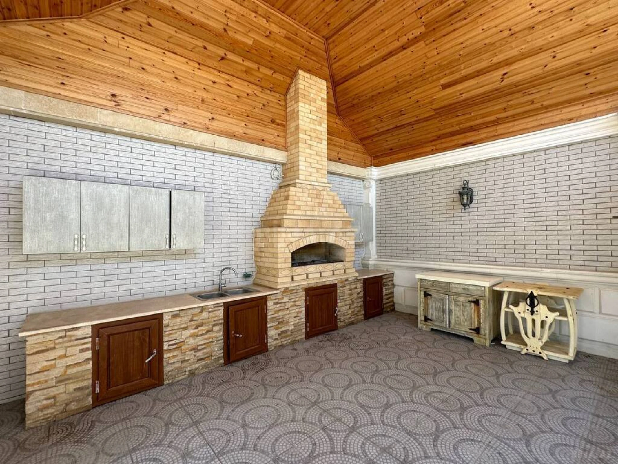 Kirayə verilir 6 otaqlı həyət evi 500 m²