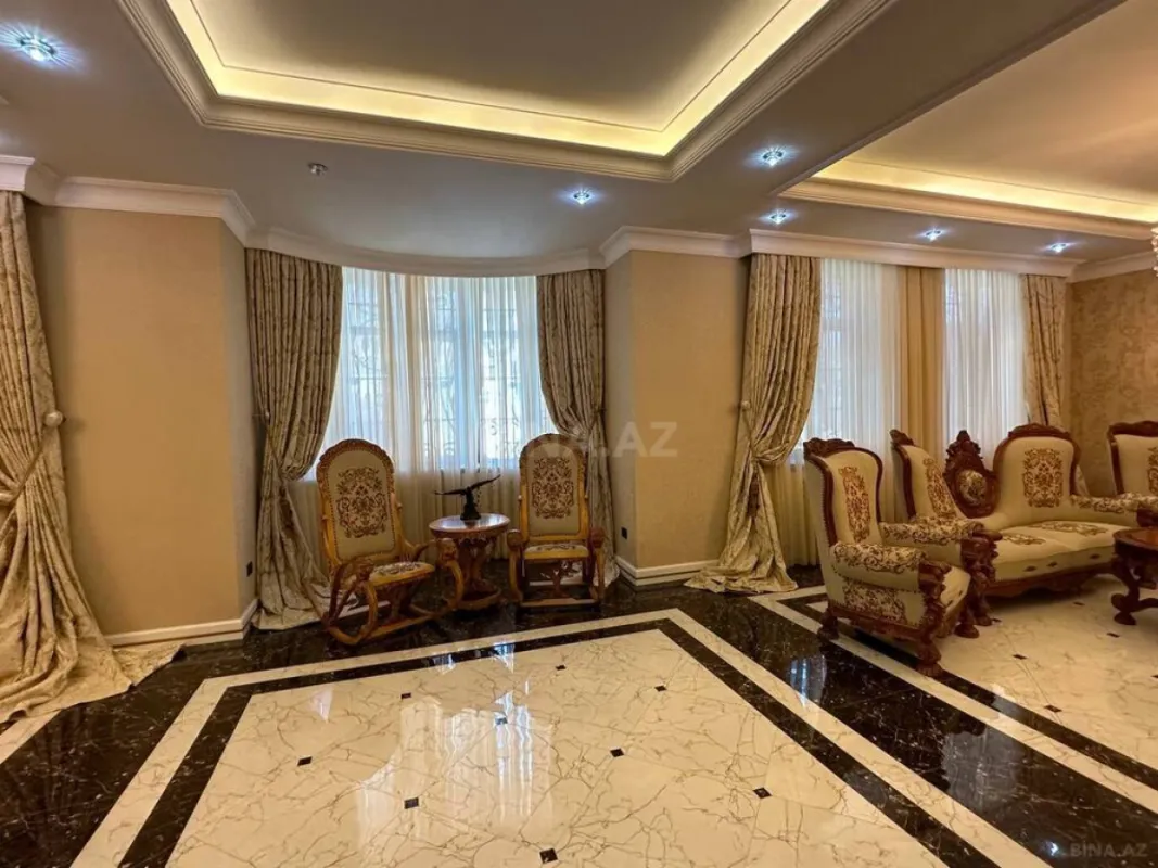 Kirayə verilir 6 otaqlı həyət evi 500 m²