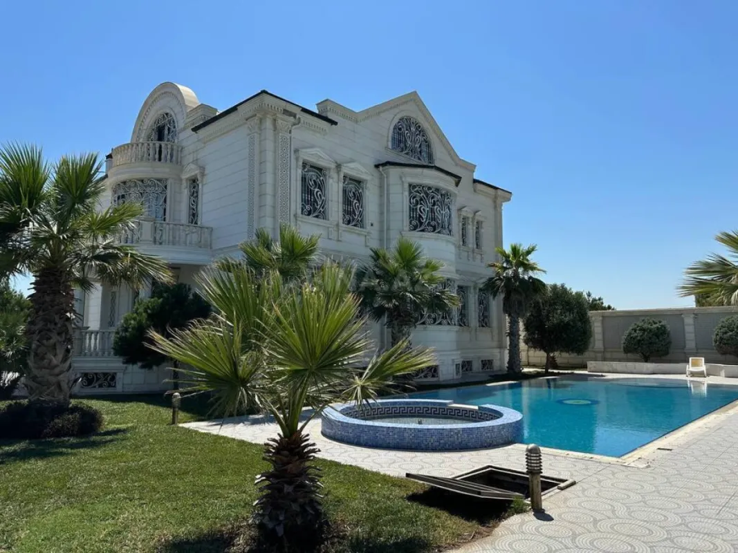 Kirayə verilir 6 otaqlı həyət evi 500 m²