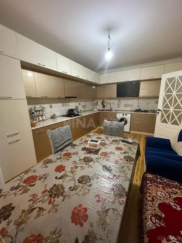 Satılır 5 otaqlı həyət evi 220 m²
