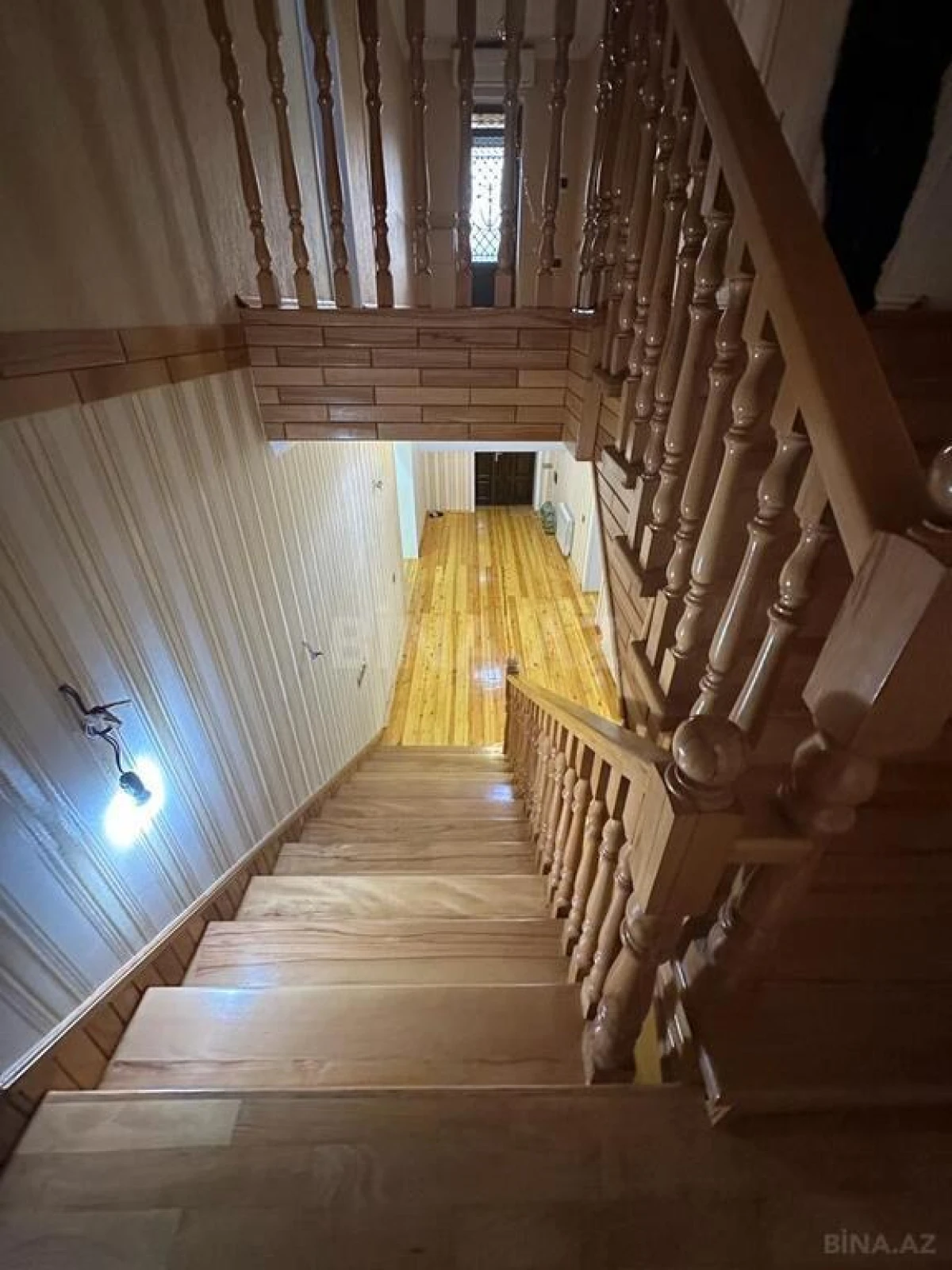 Satılır 5 otaqlı həyət evi 220 m²