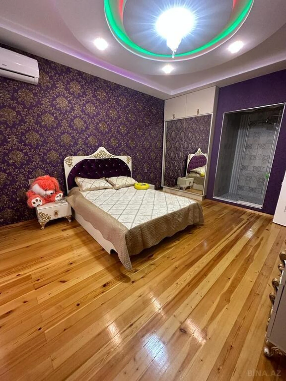 Satılır 5 otaqlı həyət evi 220 m²