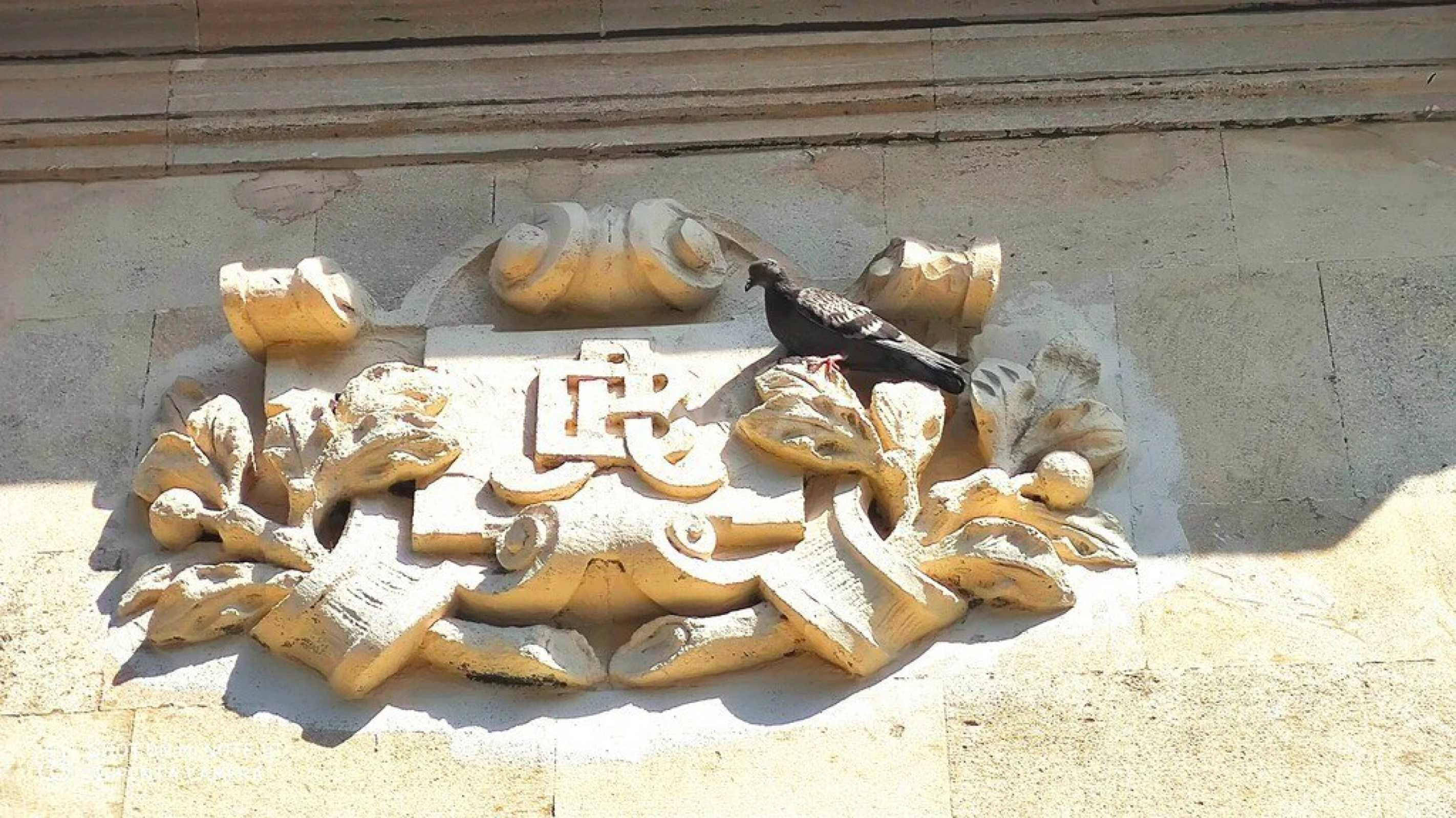 Satılır 5 otaqlı mənzil 250 m²