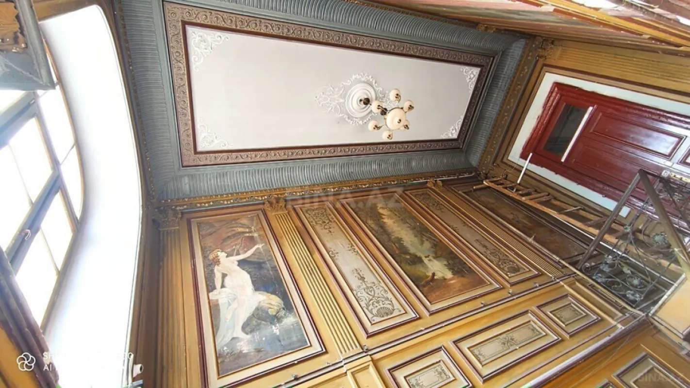 Satılır 5 otaqlı mənzil 250 m²