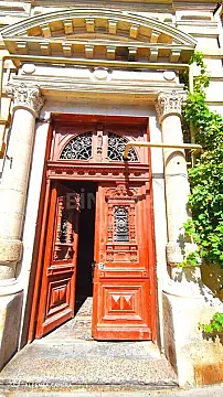 Satılır 5 otaqlı mənzil 250 m²